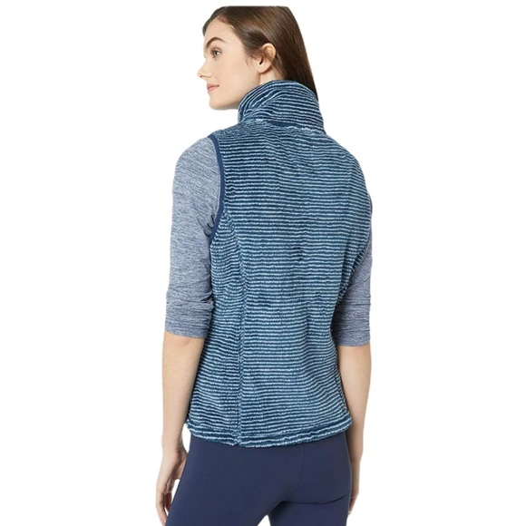 Mountain Khakis Wanderlust Fleece Vest - Picture 3 of 8